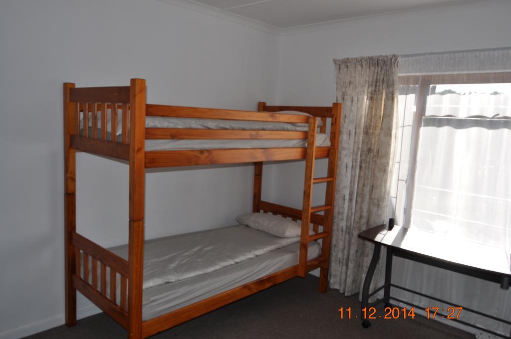 Backpacker Apartments Plettenbergbaai Buitenkant foto