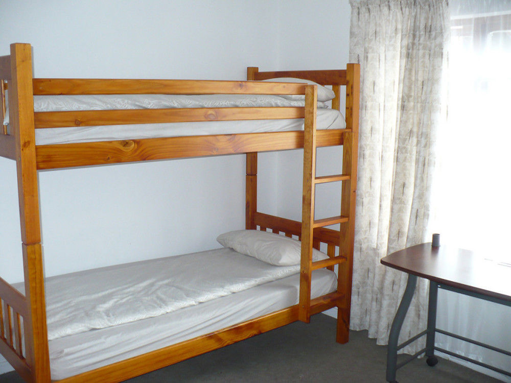 Backpacker Apartments Plettenbergbaai Buitenkant foto