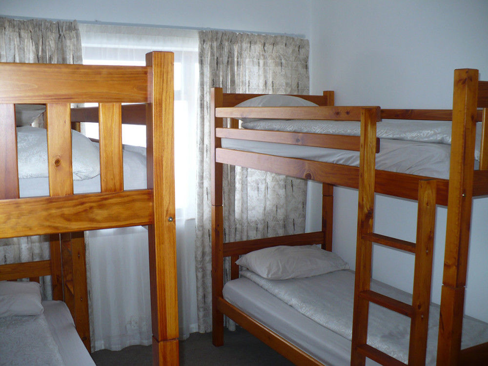 Backpacker Apartments Plettenbergbaai Buitenkant foto