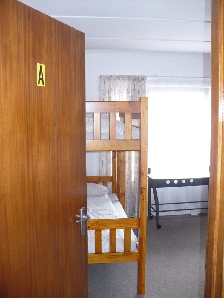 Backpacker Apartments Plettenbergbaai Buitenkant foto