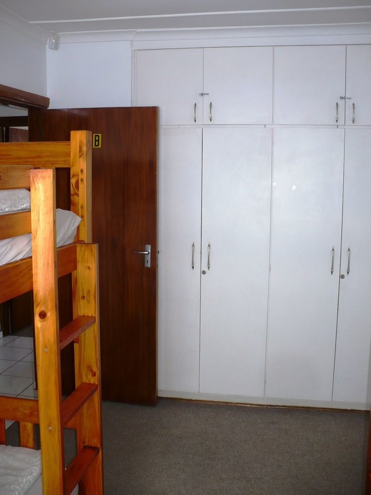 Backpacker Apartments Plettenbergbaai Buitenkant foto