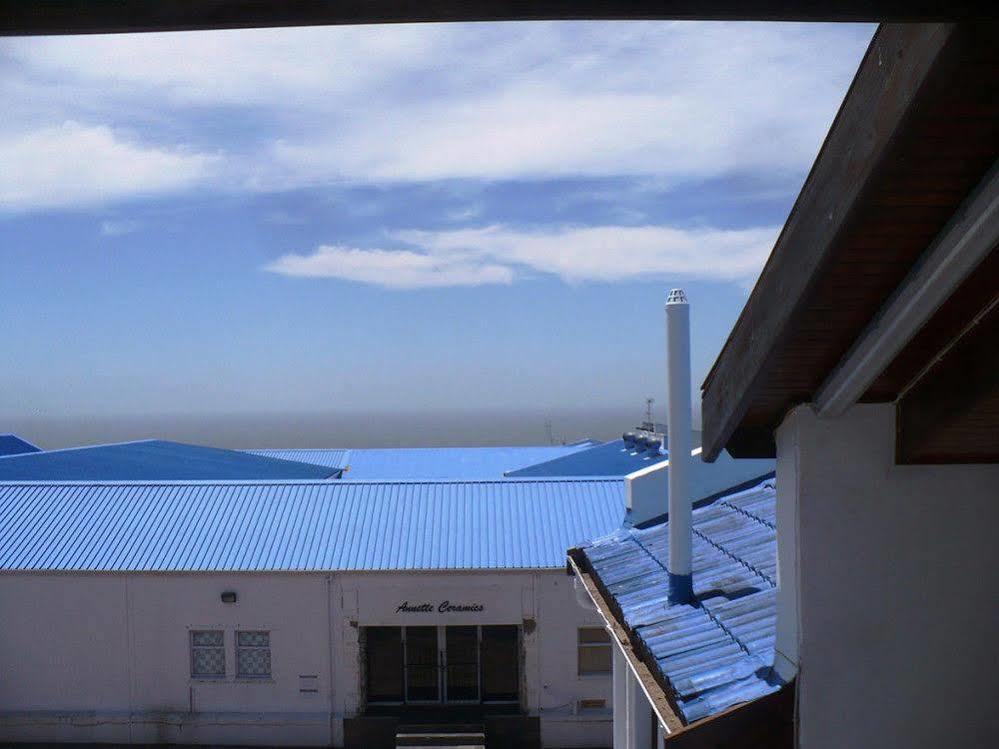Backpacker Apartments Plettenbergbaai Buitenkant foto