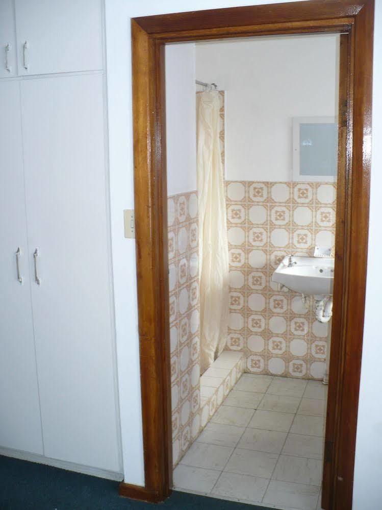 Backpacker Apartments Plettenbergbaai Buitenkant foto