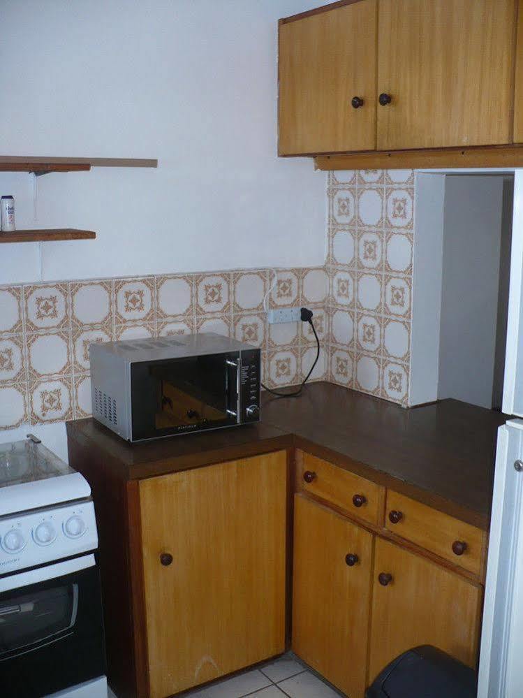 Backpacker Apartments Plettenbergbaai Buitenkant foto