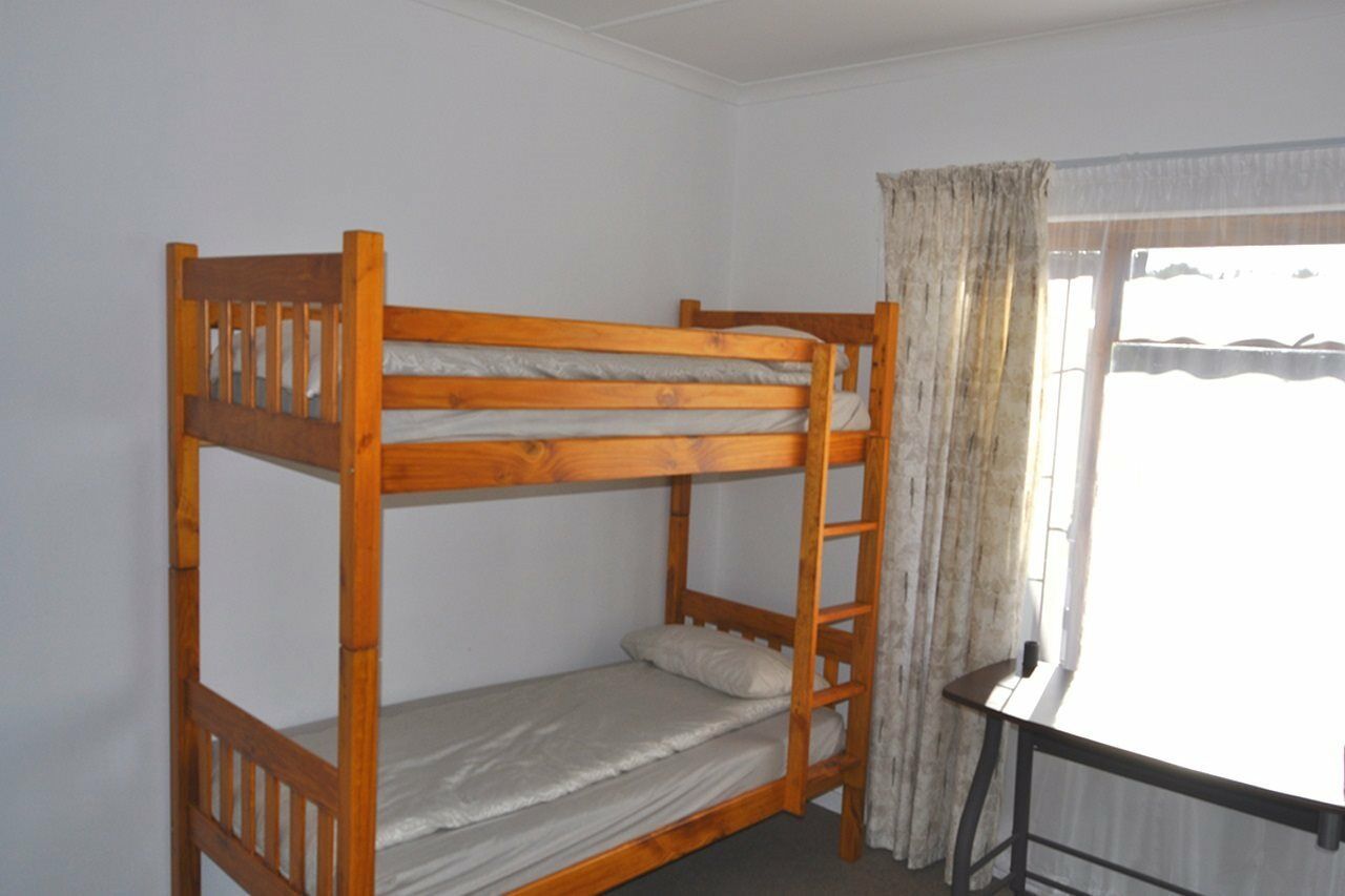 Backpacker Apartments Plettenbergbaai Buitenkant foto